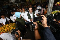 Disperindag Jabar berharap pasar tradisional disemprot cairan disinfektan