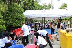 Posko dan dapur umum COVID-19 dibuat di Taman Surya Surabaya