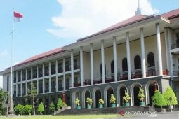Guru besar UGM positif COVID-19