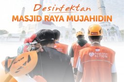 Rumah Zakat disinfektan Masjid Raya Mujahidin sebelum Jumatan