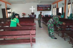TNI peduli kebersihan tempat ibadah
