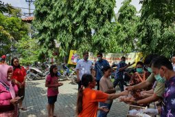 Dampak COVID-19, Warga Surabaya diminta tidak  "panic buying"