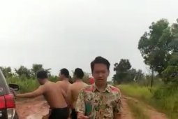 Jalan lintas di Kecamatan Way Dente Tulangbawang rusak parah