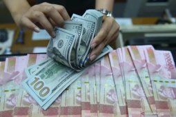 Rupiah Jumat siang merosot, tembus di atas Rp16.000 per dolar