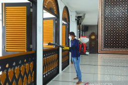 Antisipasi virus corona, rumah ibadah di kota Kisaran di semprot disinfektan