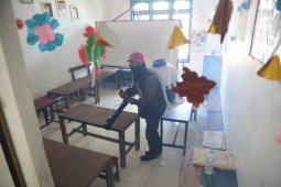 Sejumlah sekolah di Surabaya belum disemprot disinfektan