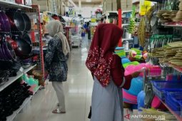 Cegah Corona, Ketua TP PKK Nurmiaty ajak ibu-ibu atur pola belanja
