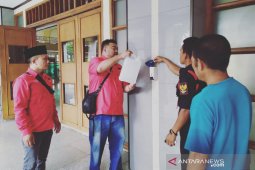"Hand sanitizer" dipasang di tempat ibadah wilayah kota Garut