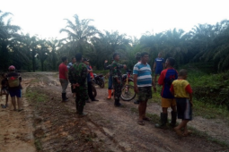 Prajurit TMMD jelaskan pentingnya akses jalan