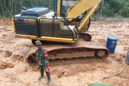 Prajurit TMMD ikut cek kesiapan alat berat