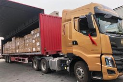 Pesawat TNI AU  angkut 9 ton peralatan medis dari Shanghai
