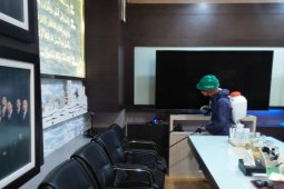 PLN UIW Aceh semprotkan disinfektan cegah corona