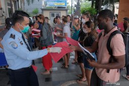 Foreigners asked to apply for onshore visas by Sept 20