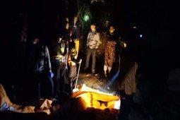 Terperosok masuk jurang, dua petani tewas