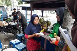 Satpol PP Kediri bagikan ratusan sabun cair cegah corona