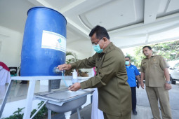 Pemkot pasang "wastafel portable" di area publik cegah COVID-19