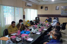 DPRD Banjarmasin rapat dengan Dinkes dan Disdik untuk kesiapan tangkal Covid-19