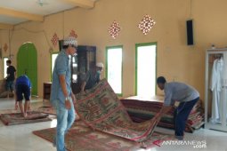 Tempat ibadah diwajibkan semprotkan cairan disinfektan 2 kali sehari