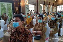 Tim medis Kota Jambi dibekali cara penanganan COVID-19