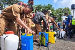 Pemerintah Kota Jambi lakukan penyemprotan disinfektan bangunan