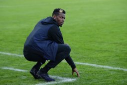 MU optimistis pertahankan  Pogba