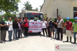 Yayasan "Simpul Babel" dan KWB lakukan gerakan kemanusiaan penyemprotan disinfektan