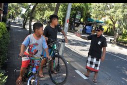 Imbauan tidak keluar rumah di Tuban