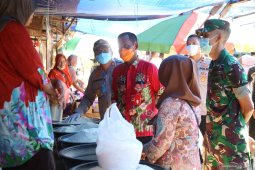 Bupati tegaskan tidak ada penutupan pasar di Tanah Laut