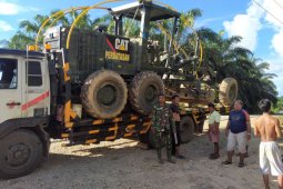 Percepat pekerjaan, Satgas TMMD datang alat berat greader