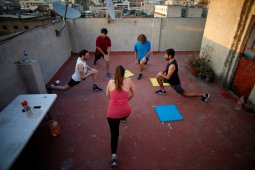 Pandemi COVID-19 belum terakhir, berikut ide agar tetap bugar selama WFH