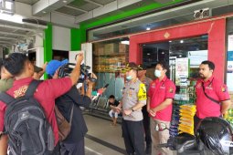 Kapolres Bangka Barat ingatkan warga tidak lakukan aksi borong sembako