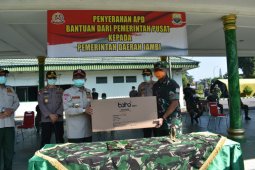 Danrem 042/Gapu serahkan APD bantuan pemerintah pusat ke Pemprov Jambi