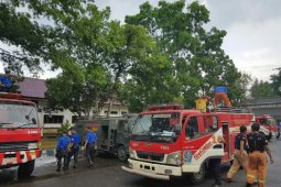 Pemkab semprot disinfektan seluruh wilayah  Deliserdang