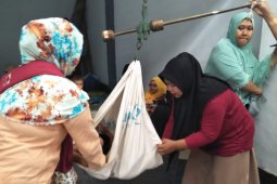 Dinkes Mataram menghentikan pelayanan posyandu