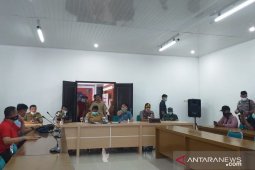 22 orang kontak fisik pasien positif COVID-19 di Belitung jalani Rapid Test