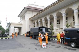 Cegah COVID-19, Kantor Direksi PTPN IV Medan disemprot disinfektan