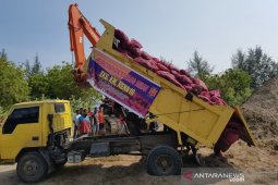 Bea Cukai Lhokseumawe musnakan 18 ton bawang merah ilegal