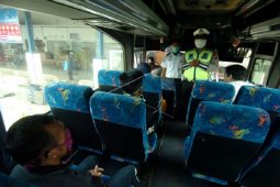 Penumpang angkutan travel Kerinci wajib pakai masker