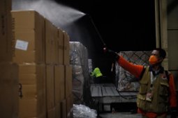 Gojek dapat izin impor masker untuk mitra pengemudi dan donasi