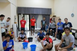 Atlet bulu tangkis bantu warga terdampak COVID-19