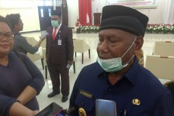 Pemprov Papua Barat salurkan bahan makanan bagi mahasiswa-santri