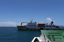 Dilarang berlabuh di Gorontalo Utara, 102 penumpang KMP Sabuk Nusantara-97 tertahan di kapal