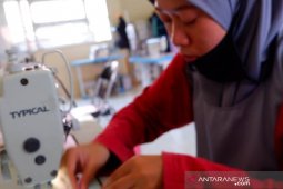 Peduli pencegahan Corona, SMKN1 Kandangan produksi masker kain gratis
