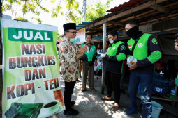 Kupon makan pekerja informal di Banyuwangi dapat gerakkan ekonomi warung rakyat