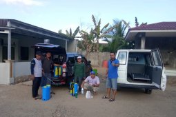 Tiga pilar Desa Tanta lakukan penyemprotan disinfektan