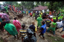 Tanah longsor di Tanah Datar