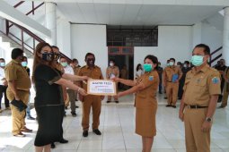 Hillary Lasut Bantu Disinfektan Asap dan APD untuk Pemkab Talaud