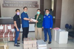 Partai Nasdem Bangka Barat salurkan bantuan suplemen untuk paramedis