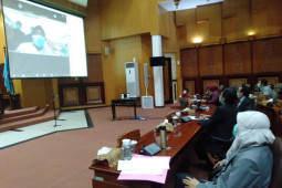 DPRD gelar teleconference dengan Wali Kota Surabaya terkait penanganan COVID-19
