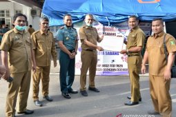 Wali kota Sabang serahkan gajinya untuk tangani COVID-19